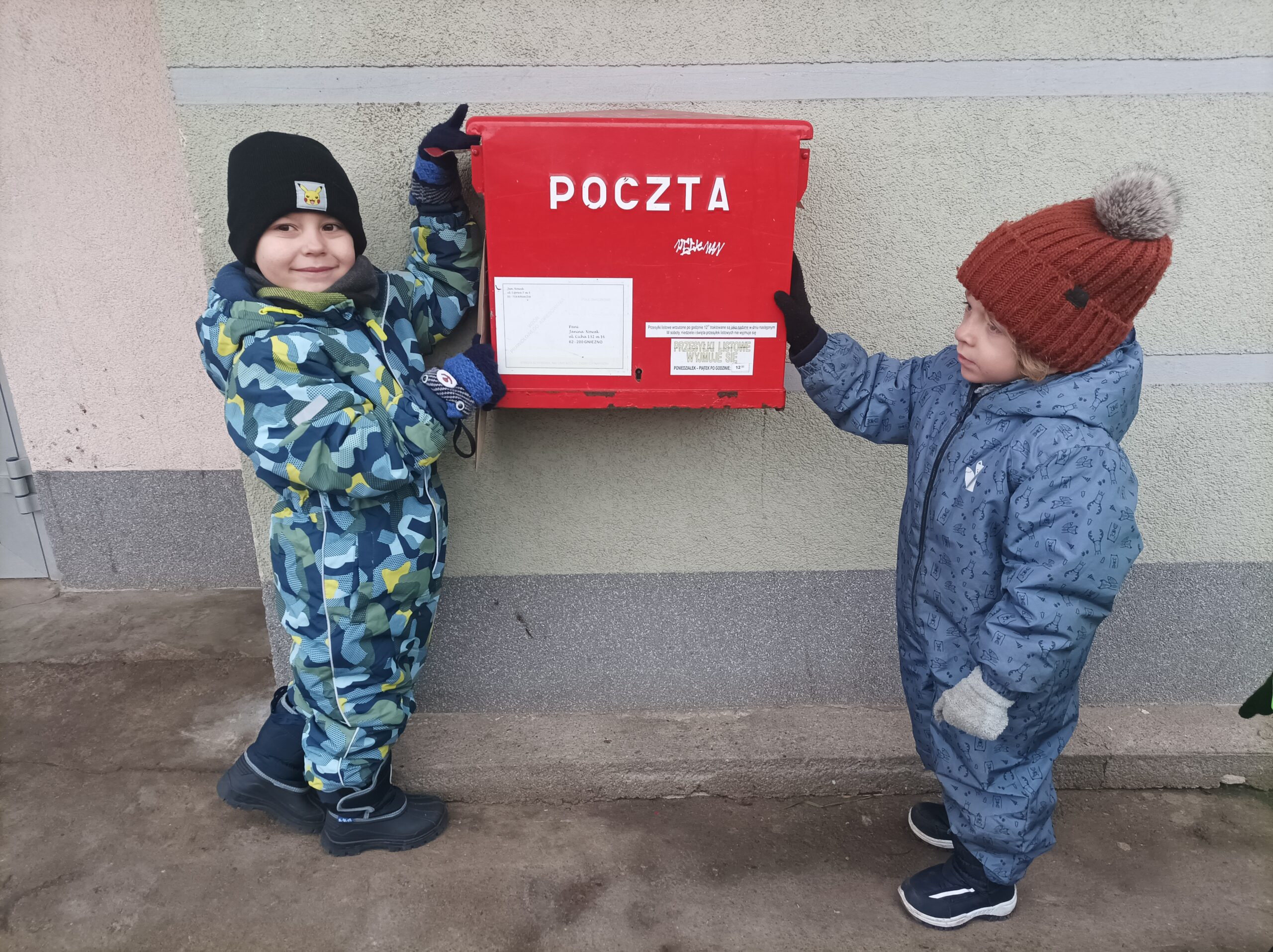 Dzieci wysyłają listy do Św. Mikołaja 30.11.2022